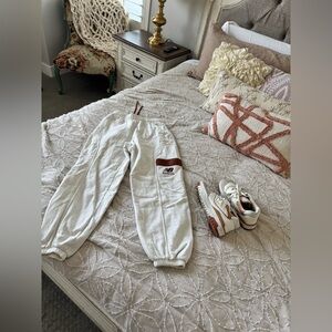 New Balance Outfit Set 550 Sneakers + Bandier Joggers Cream Brown S